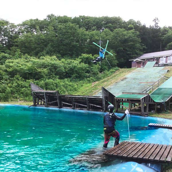 エアフィールド水上